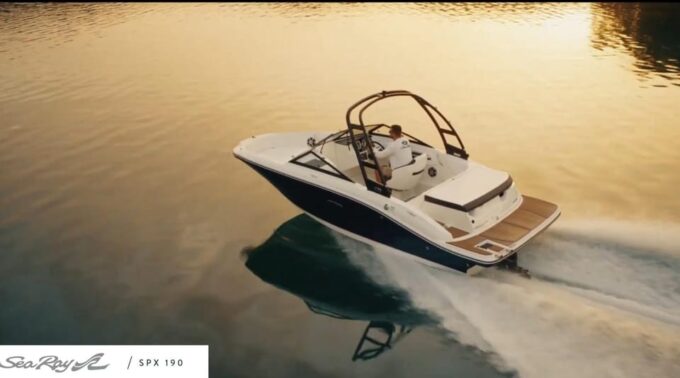 Lake Constance (Untersee!): Exclusive Waterfun Boattour - Contact and Languages