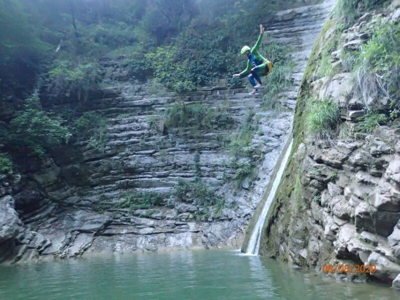 Lake Garda: Canyoneering in Torrente Vione - What to Bring