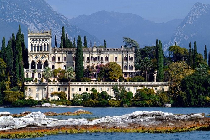Lake Garda Tour Aboard a Venetian Taxiboat - Navigating the Venetian Taxiboat