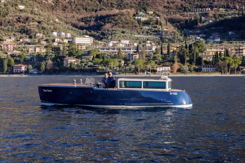 Lake Garda Tour With Onboard Aperitif 4 Hours - Tour Experience