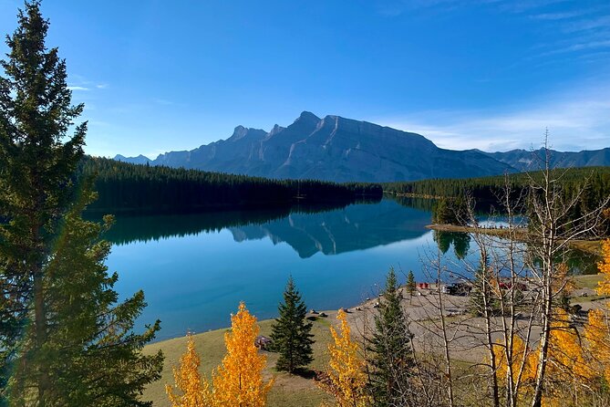 Lake Louise and the Icefields Parkway Full-Day Tour - Experiencing the Rockies