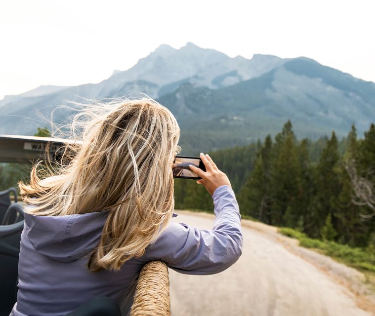 Lake Louise: Double Decker Shuttle to Moraine & Lake Louise - Shuttle Experience