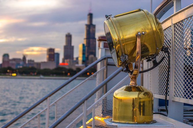 Lake Michigan Sunset Cruise in Chicago - On-board Amenities