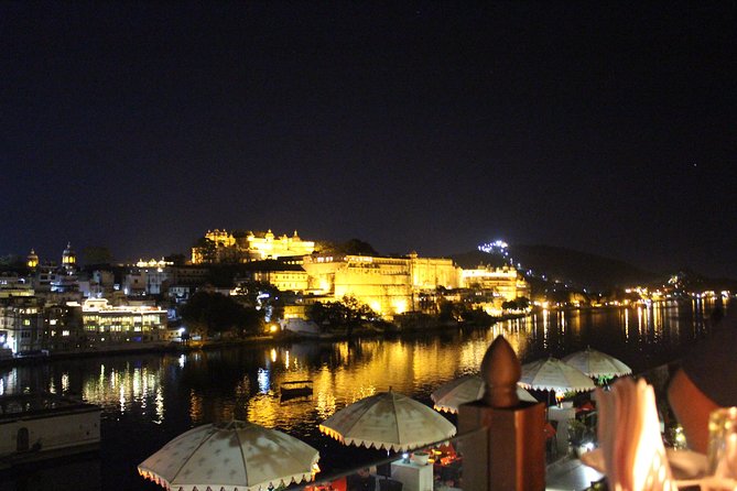 Lake Pichola Boat Cruise & Lake Side Dinner - Dining Under the Stars