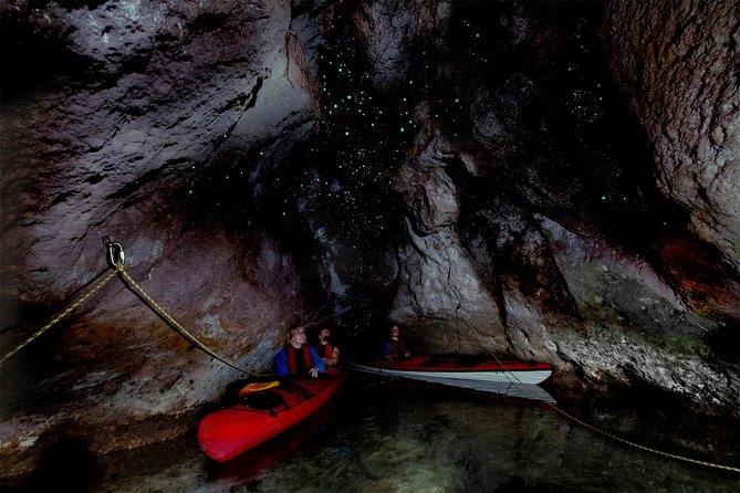 Lake Rotoiti Evening Kayak Tour Including Hot Springs, Glowworm Caves and BBQ Dinner - Barbecue Dinner and Sunset Views