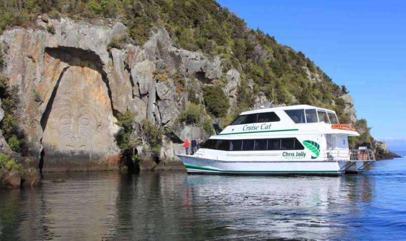 Lake Taupo: Maori Rock Carvings 10.30 AM 1.5-Hour Cruise - Onboard Amenities