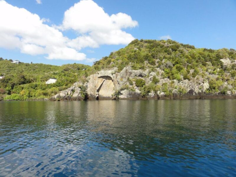 Lake Taupo: Maori Rock Carvings 10.30 AM 1.5-Hour Cruise - Guided Commentary