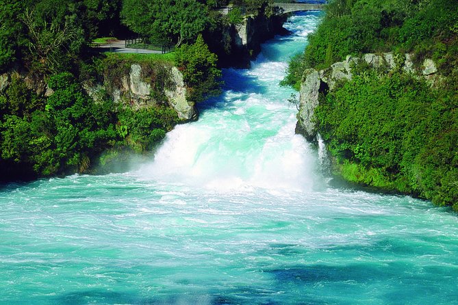 Lake Taupō Private Day Tour From Auckland to MāOri Rock Carvings - Visit Māori Rock Carvings and Huka Falls