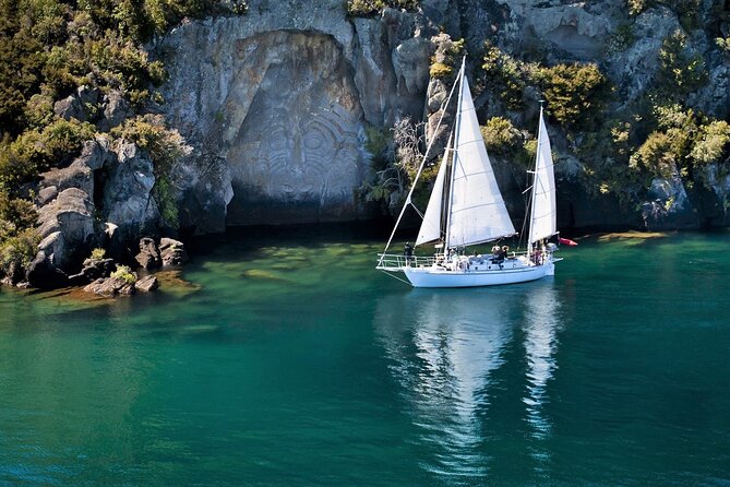 Lake Taupō Private Day Tour From Auckland to MāOri Rock Carvings - Scenic Cruise and Taupō Waterfront