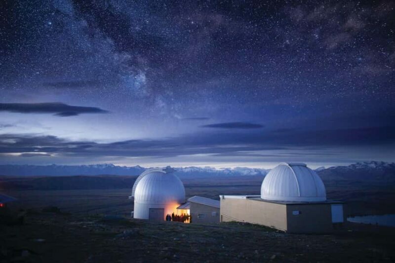 Lake Tekapo: Mountaintop Stargazing at Mount John Summit - An Honest Look at a Night Sky Adventure in New Zealand