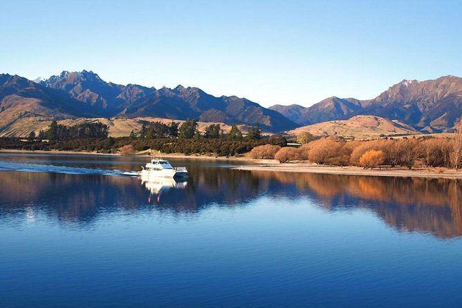 Lake Wanaka 1-Hour Cruise Including Wine and Cheese Board - Departure and Duration