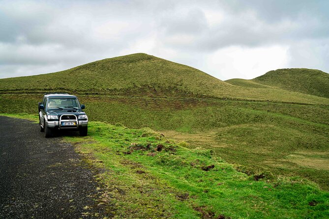 Lakes and Volcanoes Private Jeep Tour (Full Day) - Tour Experience
