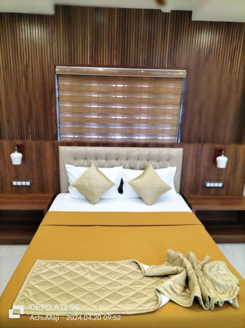 LAKSHADWEEP - Accommodation and Dining Options