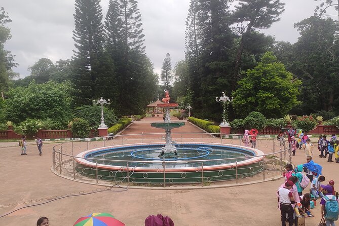 Lalbagh Botanical Garden Early Morning Walk + Breakfast at MTR - Group Size and Tour Accessibility