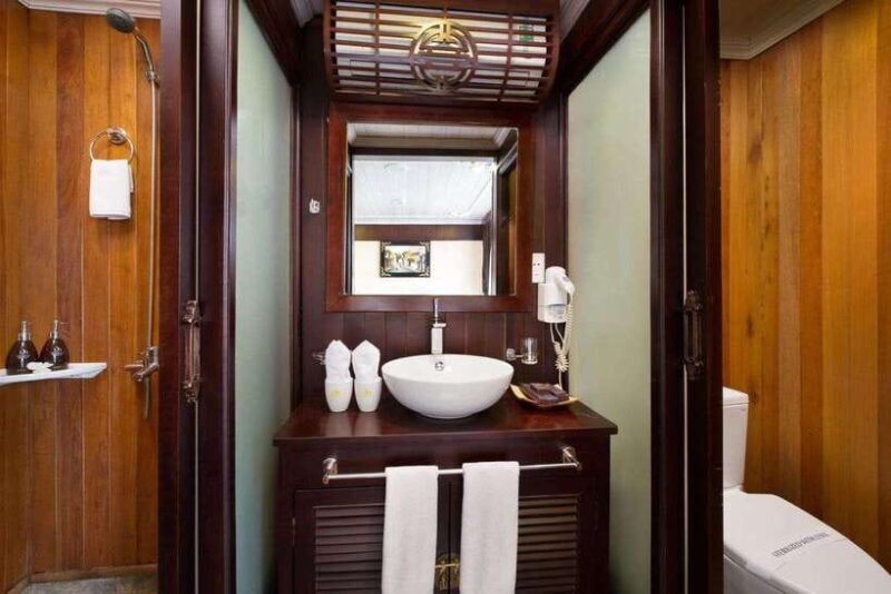 Lan Ha Bay 2 Days 1 Night Cruise With Balcony Room - Single Travelers