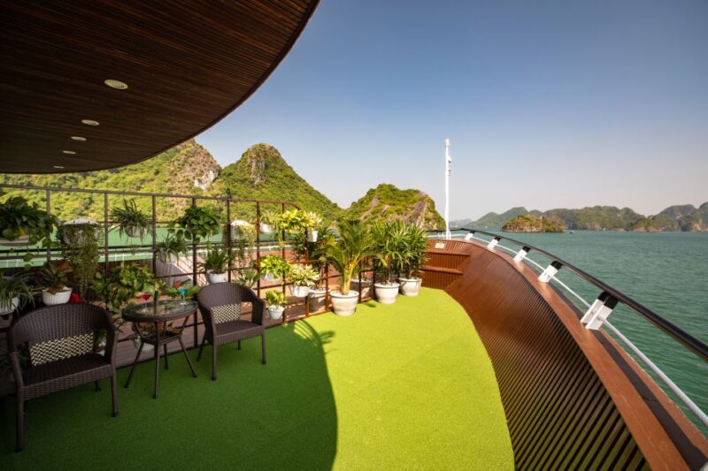 Lan Ha Bay: 2 Days 1 Night Luxury Cruise, Swimming, Kayaking - Included Amenities and Services