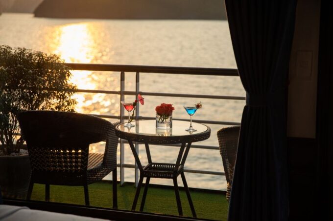 Lan Ha Bay: 2 Days 1 Night Luxury Cruise, Swimming, Kayaking - Suitability for Wheelchair Users