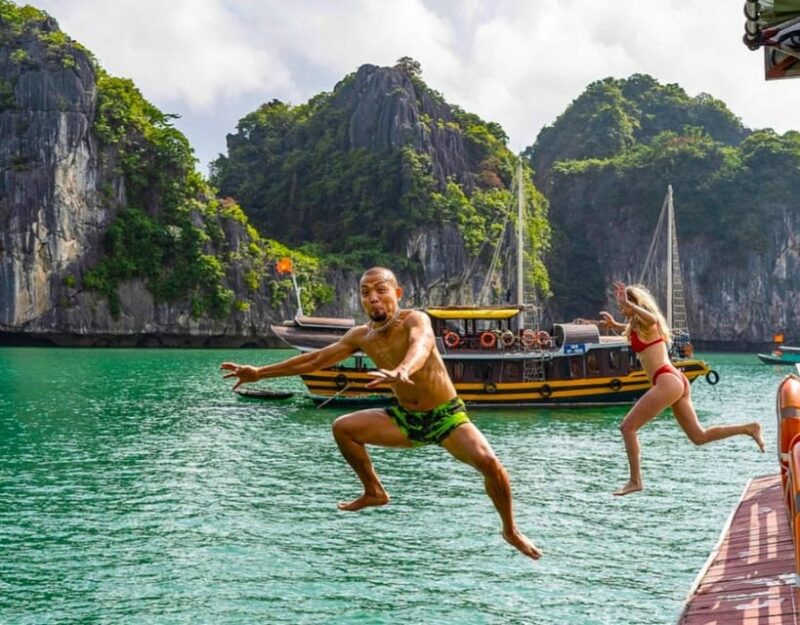 Lan Ha Bay Boutique Cruise 2D1N: Kayaking, Swimming, Biking - Sunrise and Breakfast