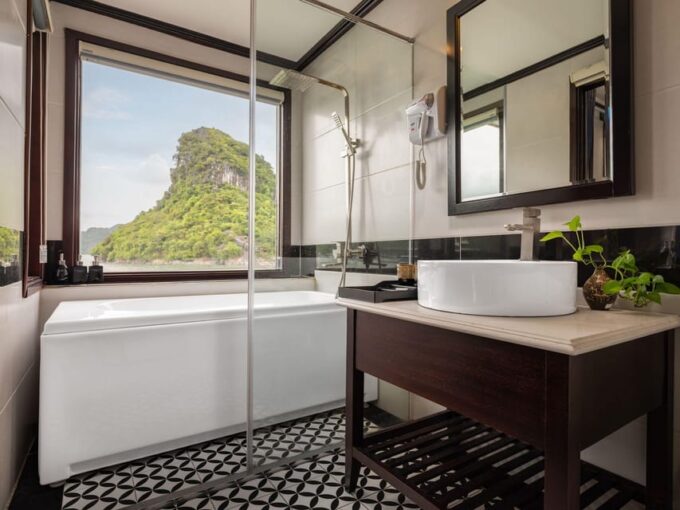 Lan Ha Bay - Ha Long Bay 2 Days Trip Private Balcony Room. - Cruise Experience
