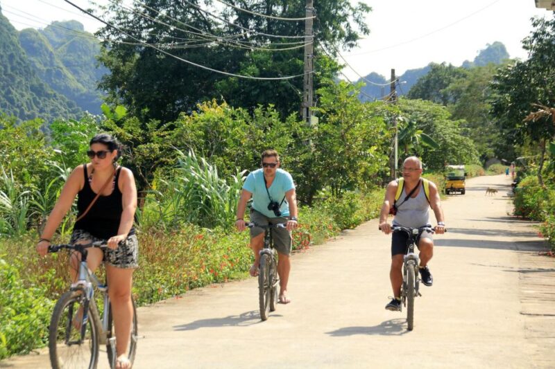 Lan Ha Bay Luxury Cruise Day Trip, Kayaking, Swimming, Bike - Excursion to Viet Hai Village