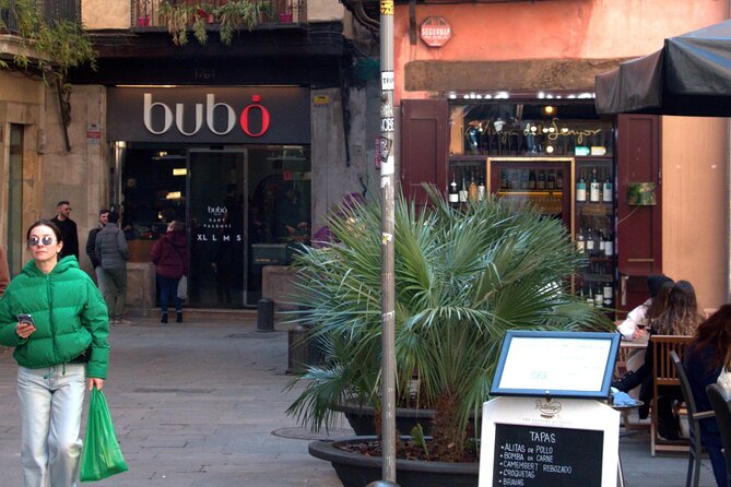 Landmarks and Legends of El Born: A Self-Guided Audio Tour - The Vibrant Marketplace