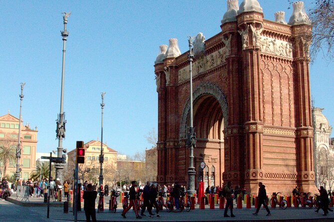 Landmarks and Legends of El Born: A Self-Guided Audio Tour - Culinary Delights of El Born