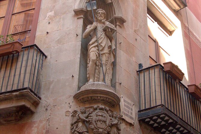 Landmarks and Legends of El Born: A Self-Guided Audio Tour - A Walk Through Time