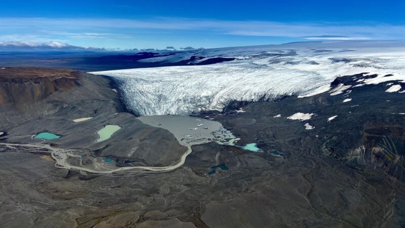 Landmarks From Above: Helicopter Tour With Geothermal Bath - Scenic Highlights