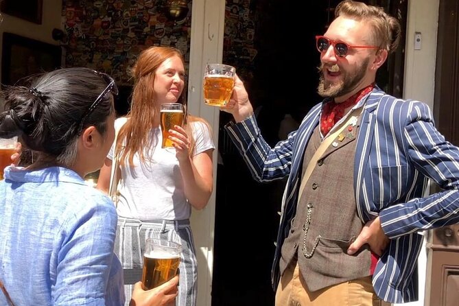 Landmarks & Gems: London Bike Ride +Historic Pub +Graffiti - Discovering Iconic Sights