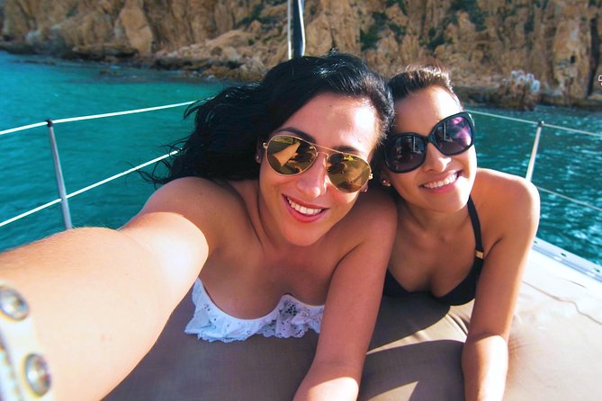 Lands End Luxury Sail and Snorkel Cruise in Cabo San Lucas - Sightseeing and Cocktails