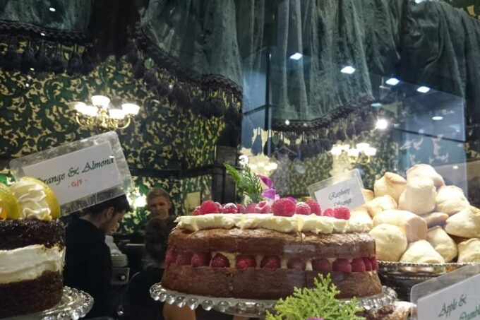 Lanes and Arcades Tour - Coffee, Art, and Fashion Cultures