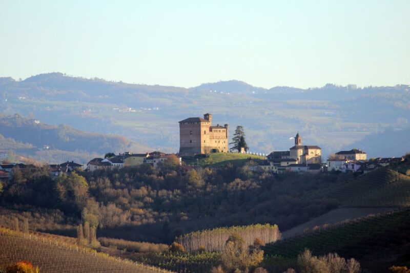 Langhe / Barolo / Alba - Tour in Ferrari - Ferrari Driving Experience