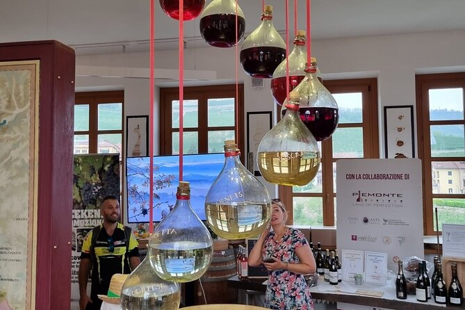 Langhe Del Barolo Private E-Bike Tour - Asphalt and Dirt Road - Lunch Options and Wine Tasting