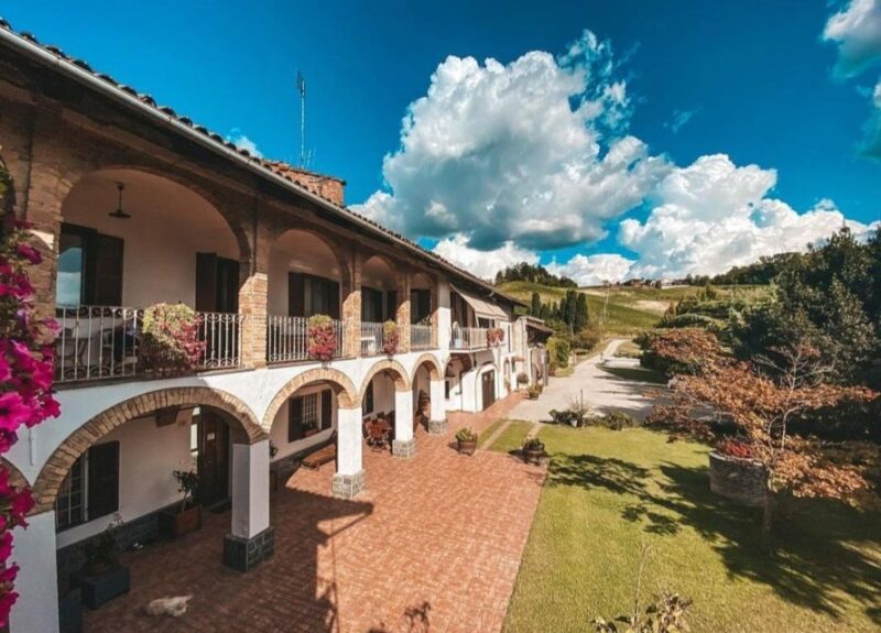 Langhe: Wine and Food Tasting Experience - Winery Visit