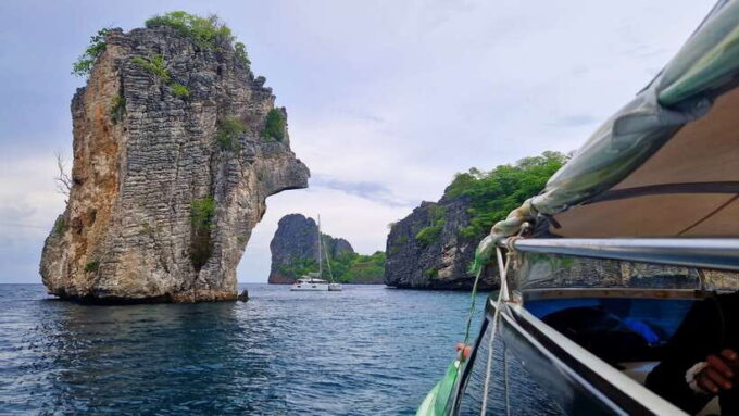 Lanta: Koh Rok & Koh Haa Snorkel & Beach Tour by Speedboat - Exploring the Vibrant Underwater World