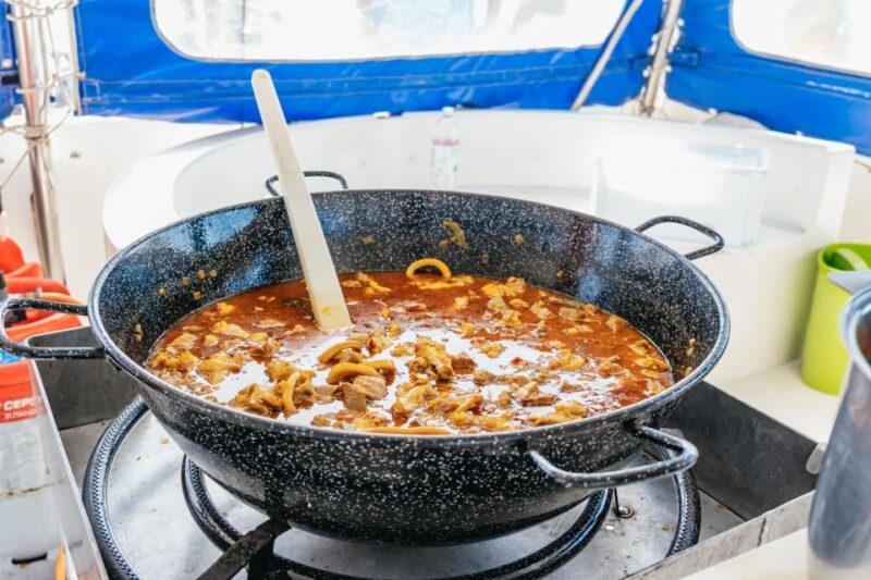 Lanzarote: Day Trip to the Papagayo Beaches by Catamaran - Delectable Lunch Offerings