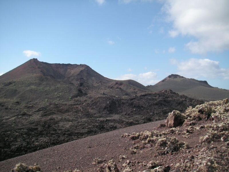 Lanzarote: Guided Volcano Hike With Transfers - Exploring Lanzarotes Volcano National Park