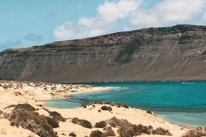 Lanzarote: La Graciosa Island Cruise With Lunch and Water Activities - Swimming and Kayaking at Playa La Francesca