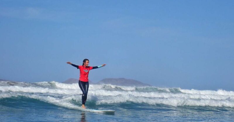 Lanzarote: Longboard Surf Lesson on Famara Beach All Levels - Pricing and Booking