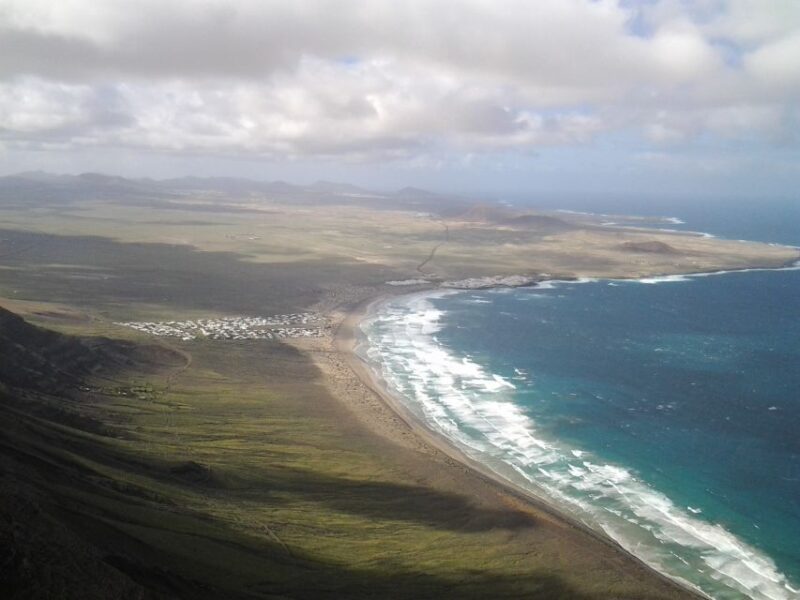 Lanzarote: Northern Cliffs & Valleys Walking Tour - Key Points