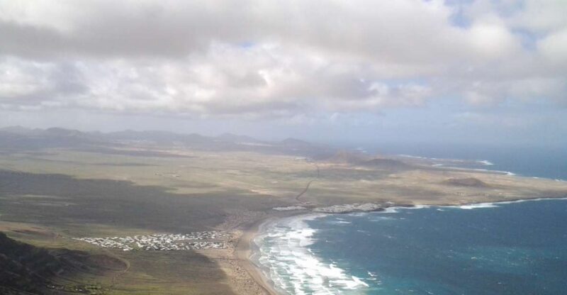 Lanzarote: Northern Cliffs & Valleys Walking Tour - Highlights and Experience
