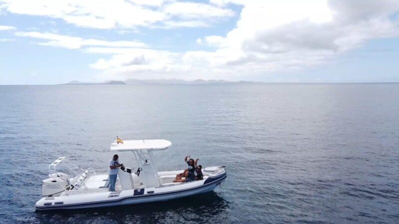 Lanzarote: Private Boat Trip 2:30h - Group Size and Capacity