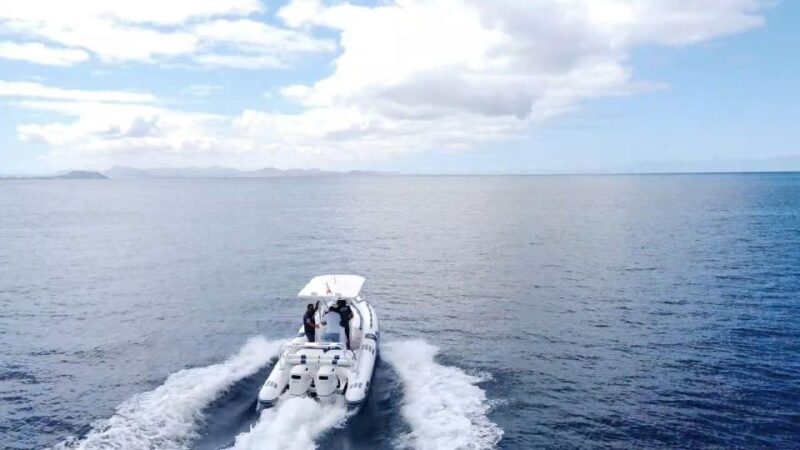 Lanzarote: Private Boat Trip 2:30h - Included Amenities