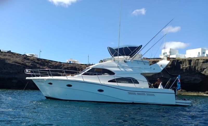 Lanzarote: Private Yacht Boat Trips & Day at Sea - Amenities and Refreshments