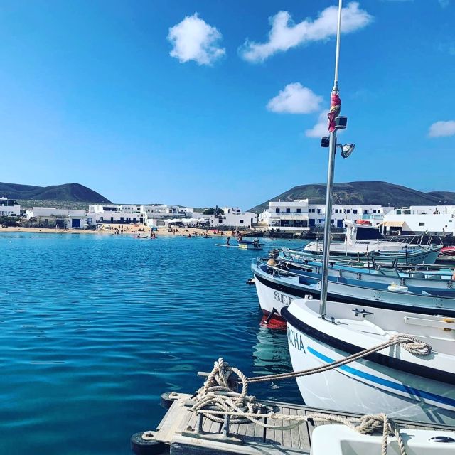 Lanzarote: Return Ferry to La Graciosa With Bus Pickup - Customer Ratings and Feedback