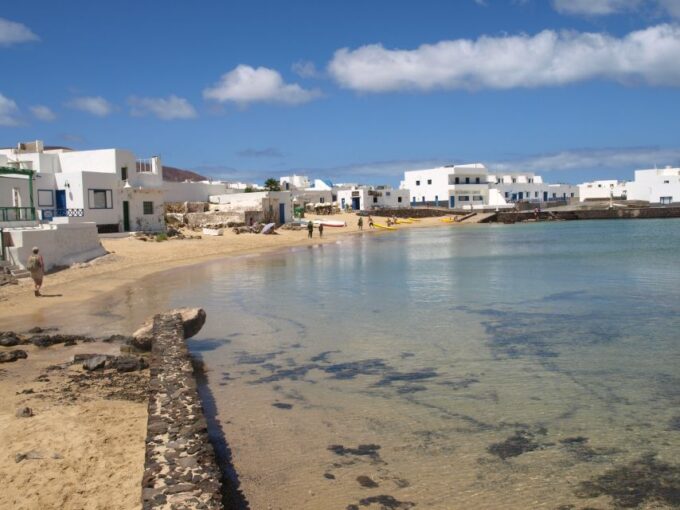 Lanzarote: Return Ferry to La Graciosa With Bus Pickup - Accessibility and Flexibility