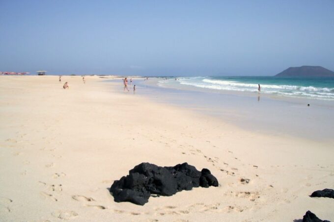 Lanzarote: Return or 1-Way Ferry to Fuerteventura With Wifi - Planning Your Day Trip