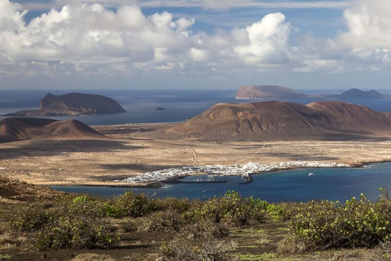Lanzarote: Roundtrip Ferry Ticket to La Graciosa With Wi-Fi - Marine Reserve Highlights