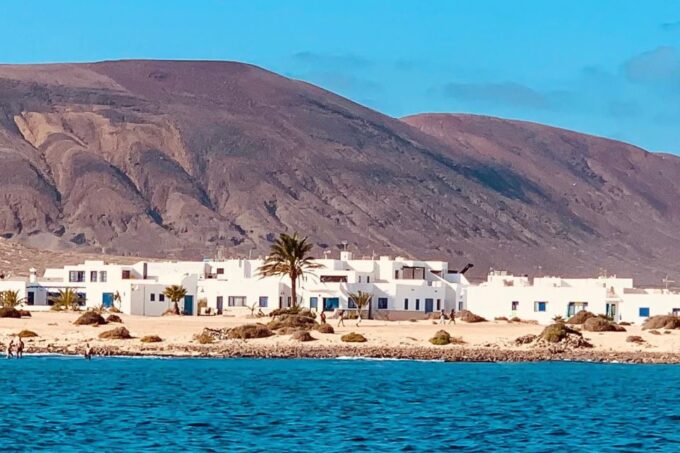 Lanzarote: Roundtrip Ferry Ticket to La Graciosa With Wi-Fi - Customer Ratings and Feedback
