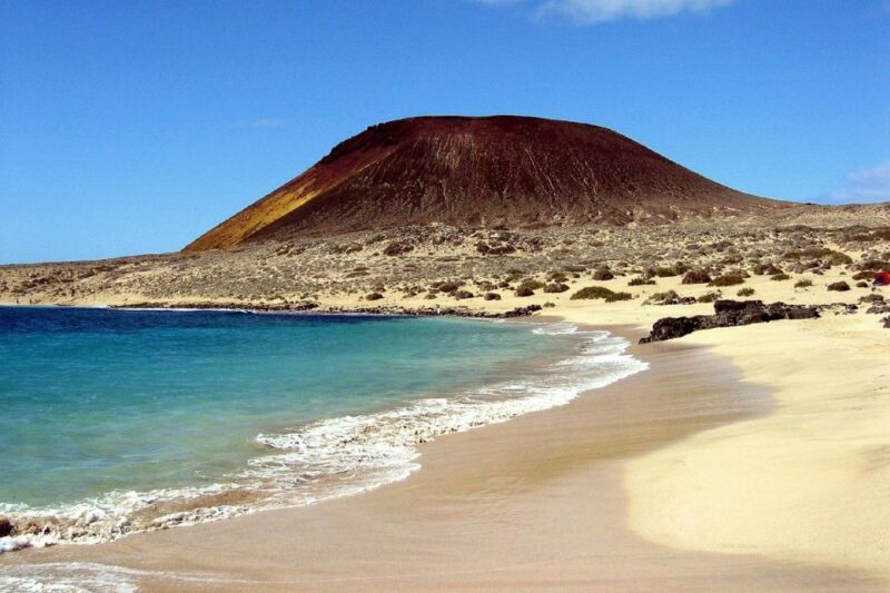 Lanzarote: Roundtrip Ferry Transfer to La Graciosa - Fast and Scenic Journey